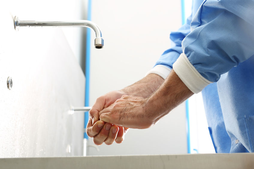 Codzienna dezynfekcja rąk, czyli jak uchronić się przed chorobami w sezonie zimowym